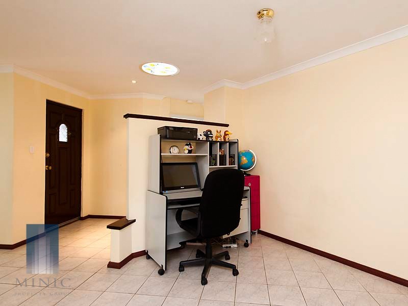 46 Tea Tree Way, Thornlie WA 6108