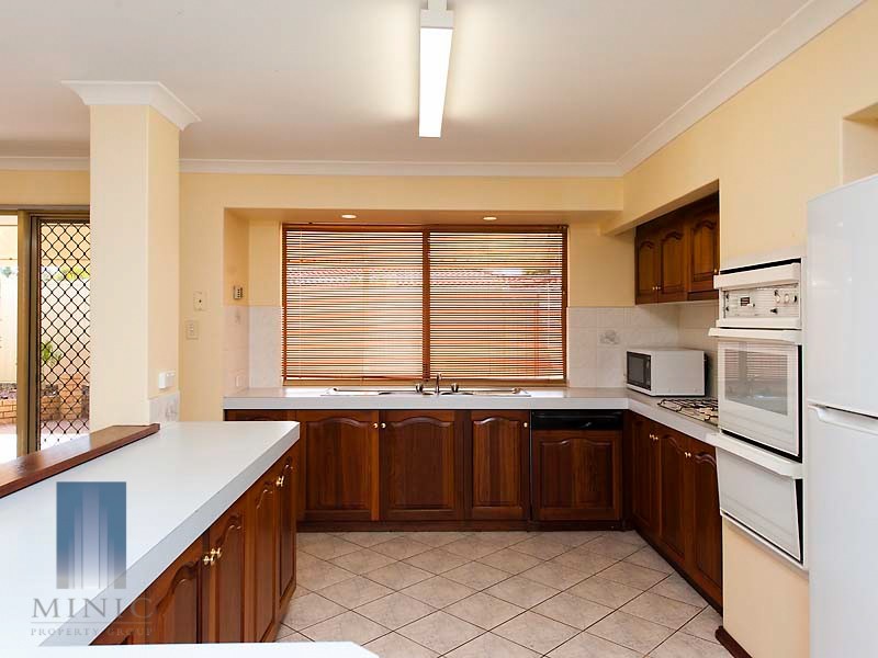 46 Tea Tree Way, Thornlie WA 6108