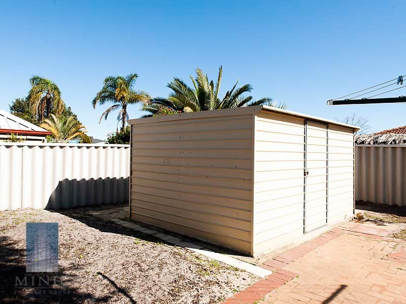 46 Tea Tree Way, Thornlie WA 6108