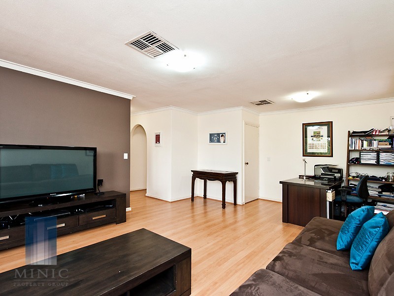 70 Ropele Drive, Parkwood WA 6147