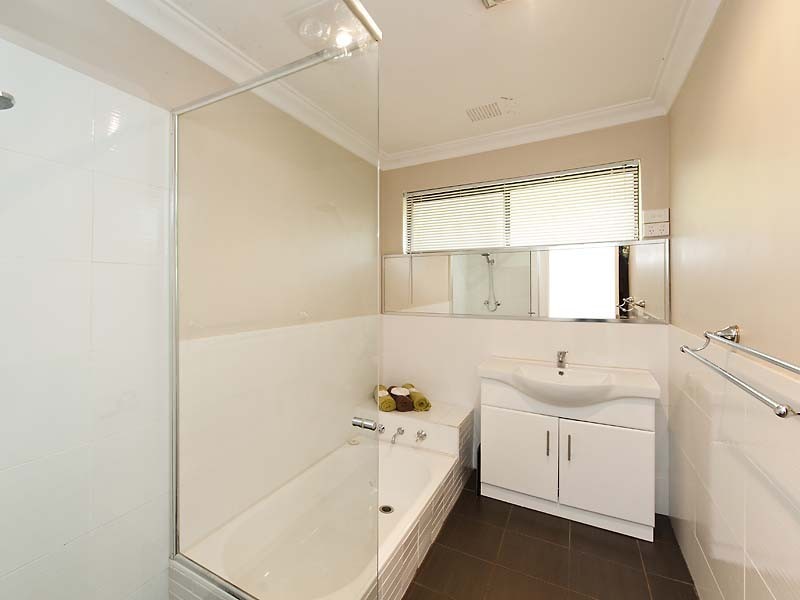 9 Kapok Court, Parkwood WA 6147