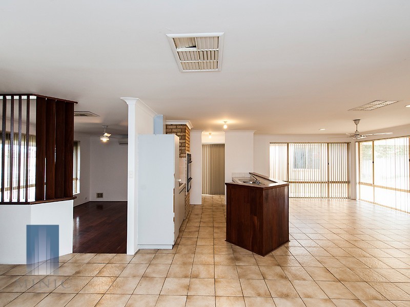 98 Collins Road, Willetton WA 6155