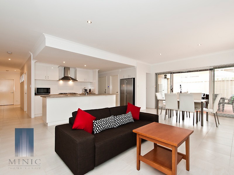 10A Devon Way, Lynwood WA 6147