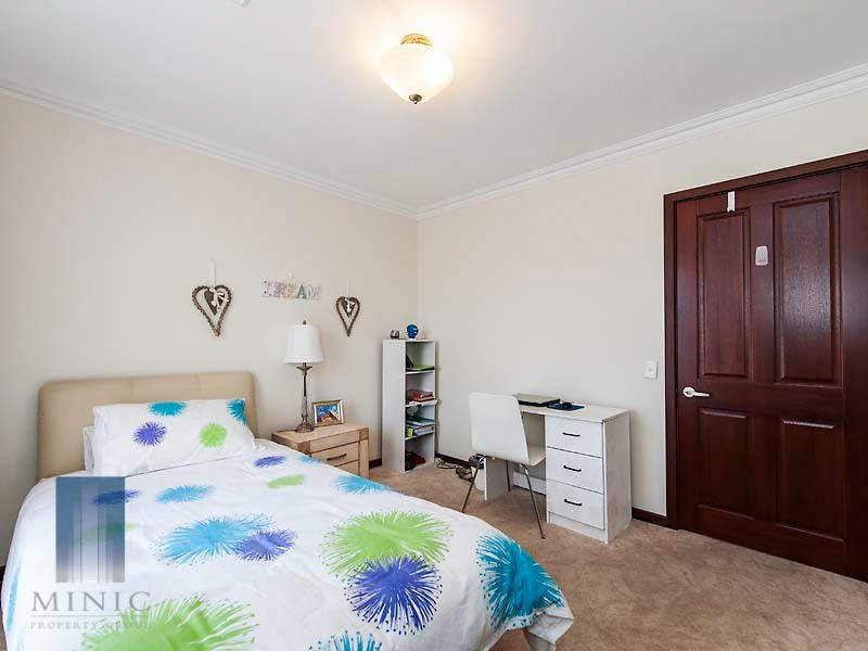 8 Opal Place, Riverton WA 6148