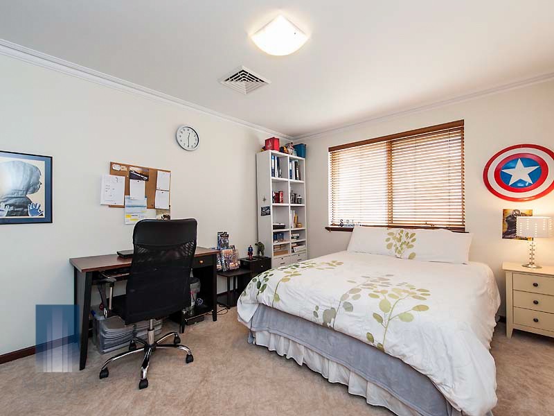 8 Opal Place, Riverton WA 6148