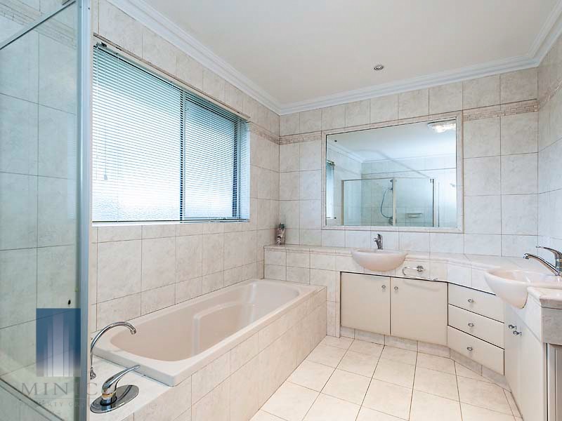 8 Opal Place, Riverton WA 6148