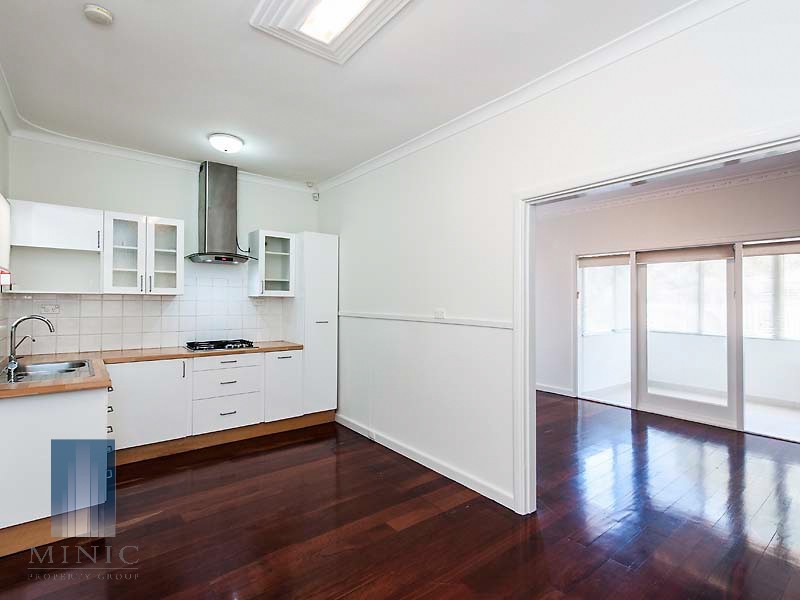 128 Barbican Street East, Shelley WA 6148