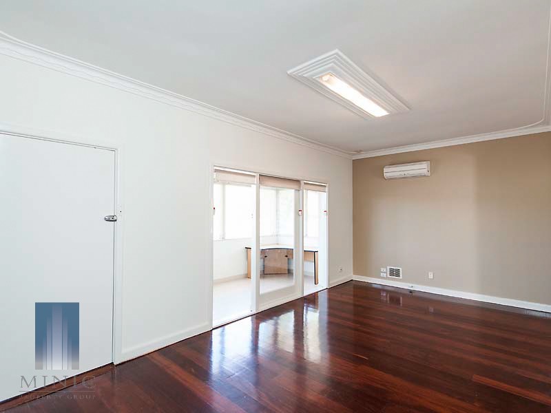 128 Barbican Street East, Shelley WA 6148