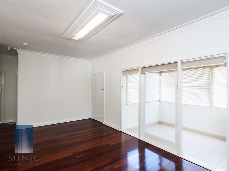 128 Barbican Street East, Shelley WA 6148