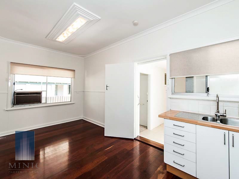 128 Barbican Street East, Shelley WA 6148