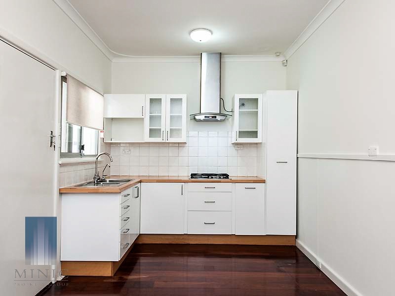 128 Barbican Street East, Shelley WA 6148