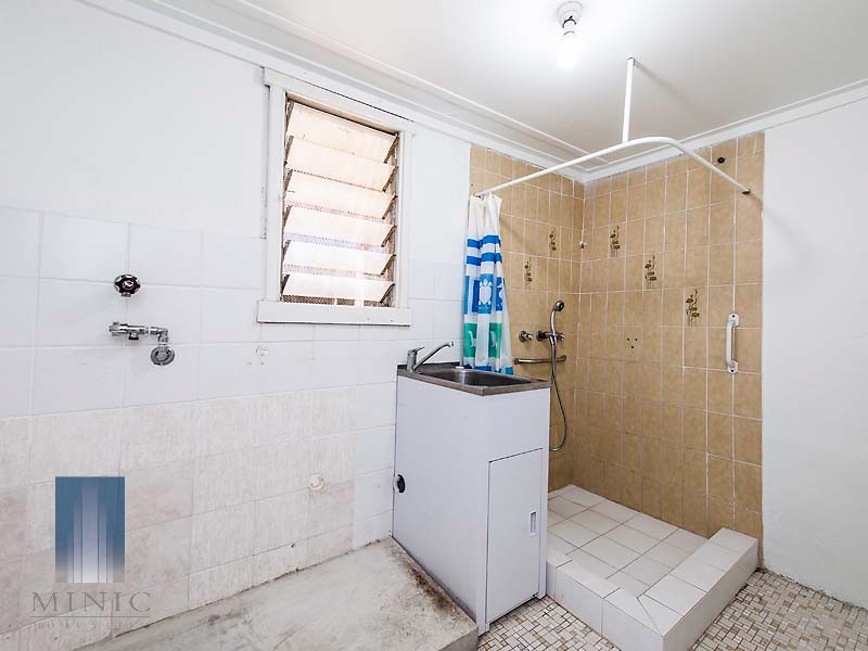 128 Barbican Street East, Shelley WA 6148