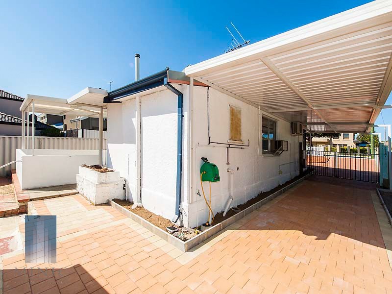 128 Barbican Street East, Shelley WA 6148