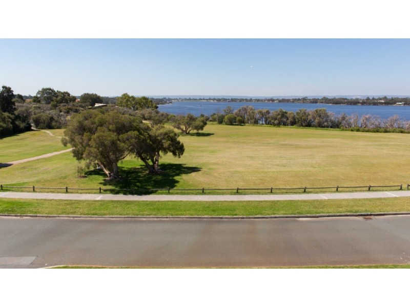 42 Salter Point Parade, Salter Point WA 6152