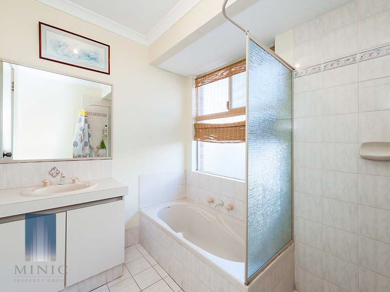 77 Oliphant Street, Kenwick WA 6107