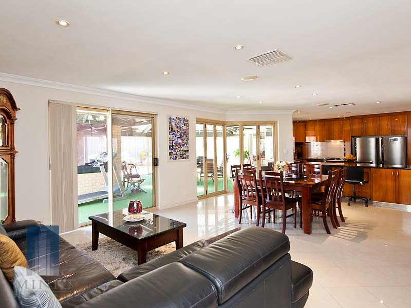 11 Stringfellow Drive, Bull Creek WA 6149