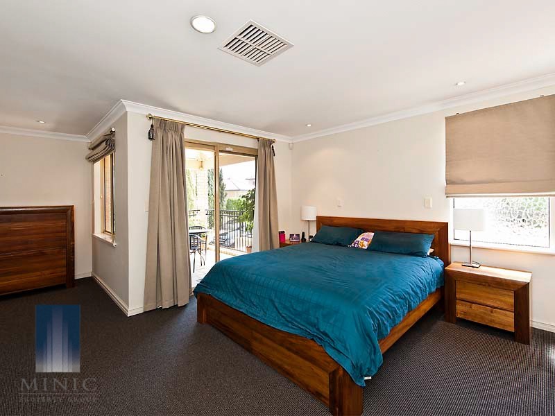 11 Stringfellow Drive, Bull Creek WA 6149