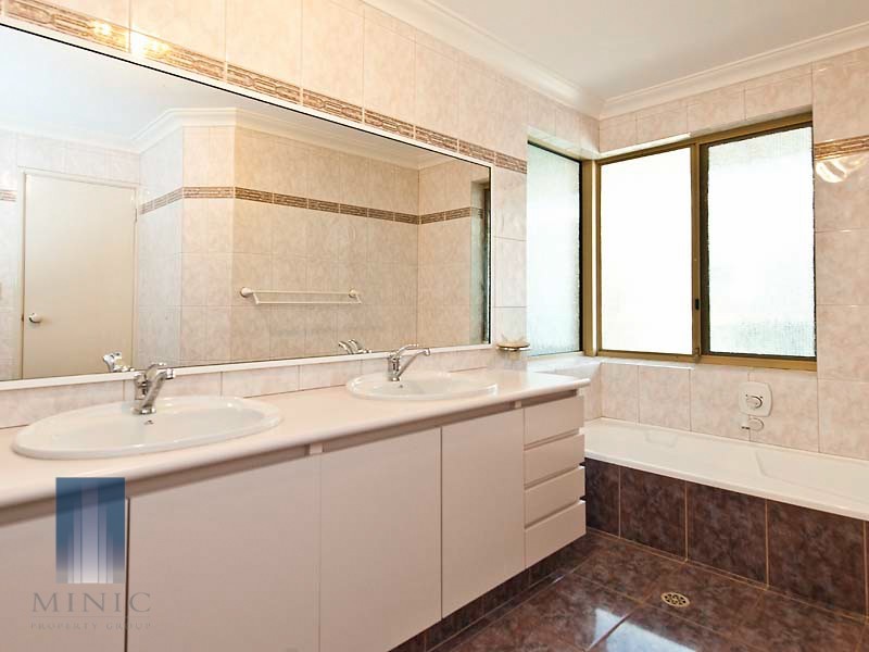 11 Stringfellow Drive, Bull Creek WA 6149