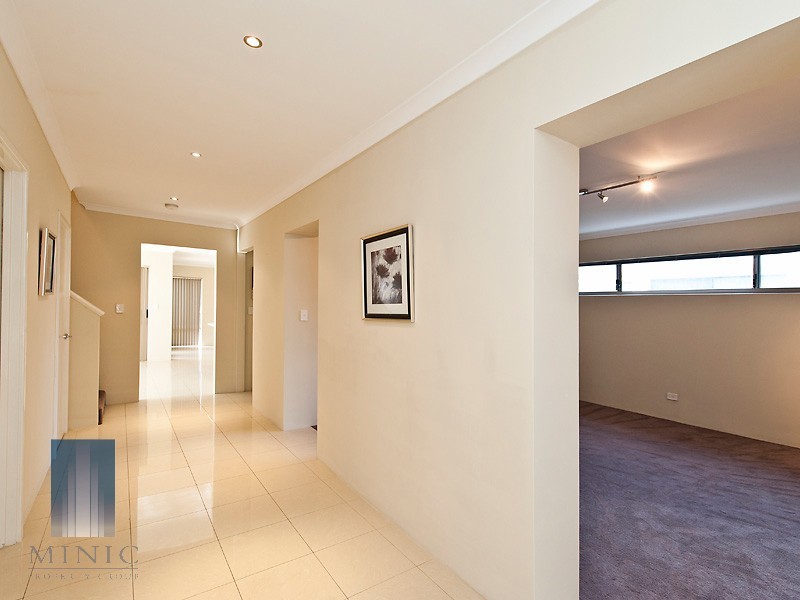 61 Hookstone Drive, Landsdale WA 6065