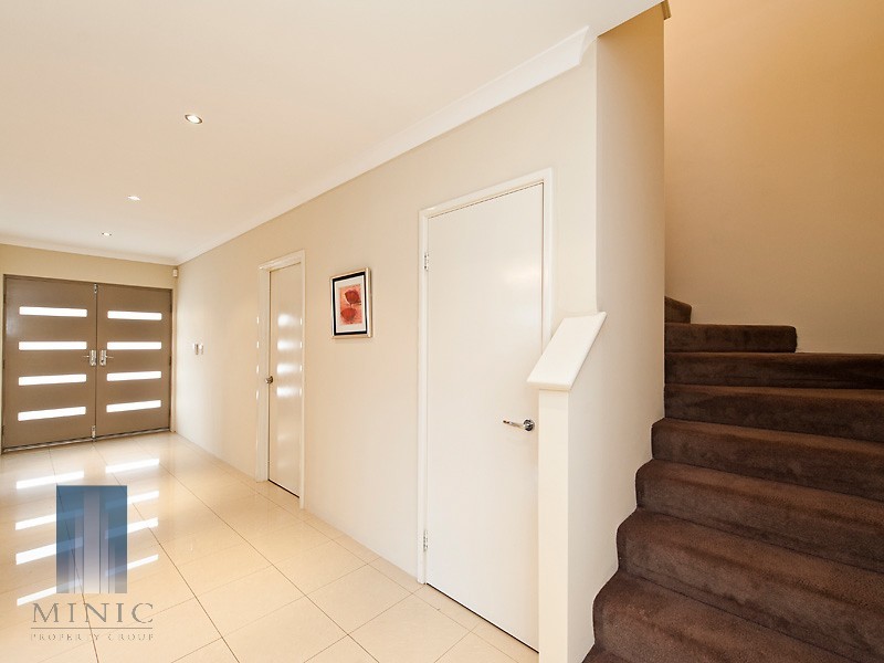 61 Hookstone Drive, Landsdale WA 6065