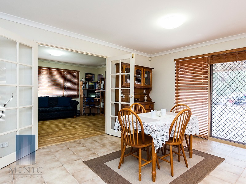 4 Lakewook Cove, Kenwick WA 6107
