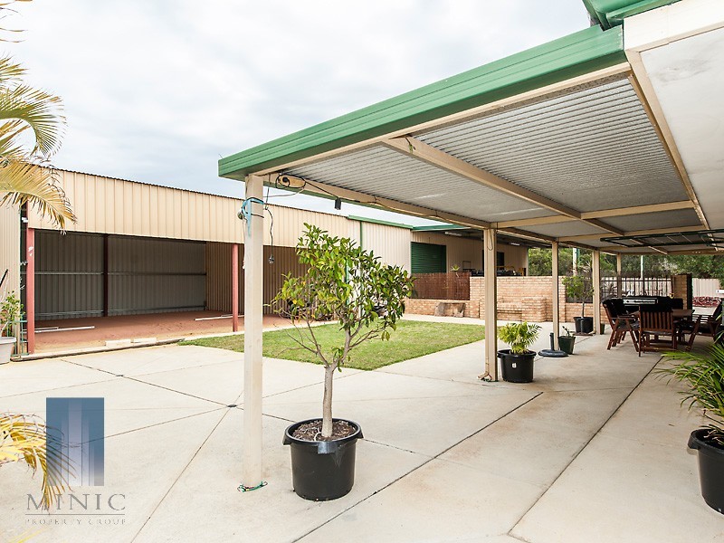 4 Lakewook Cove, Kenwick WA 6107