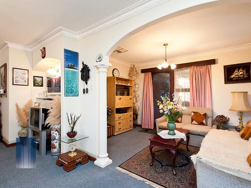 43 Glyndebourne Avenue, Thornlie WA 6108