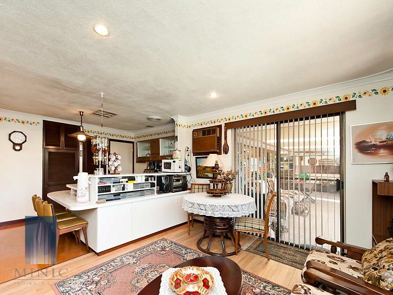 43 Glyndebourne Avenue, Thornlie WA 6108