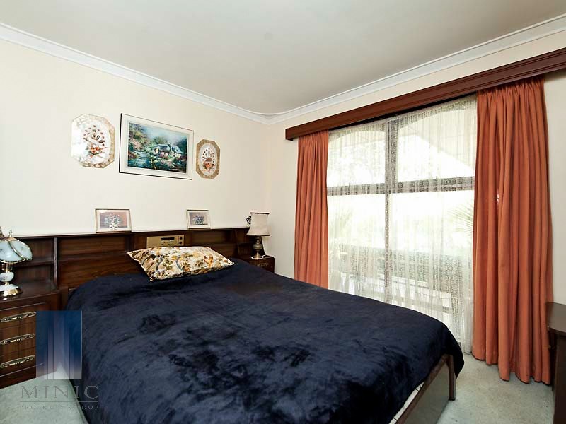 43 Glyndebourne Avenue, Thornlie WA 6108