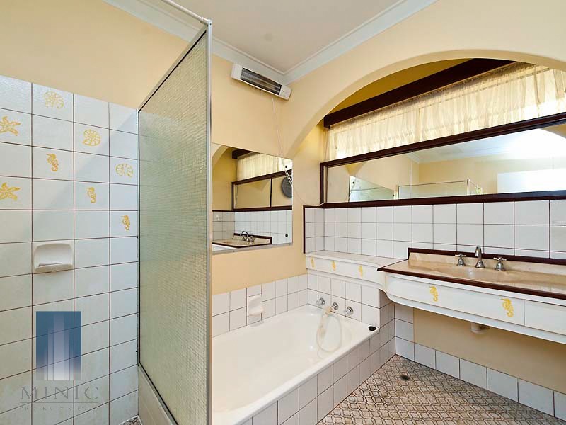 43 Glyndebourne Avenue, Thornlie WA 6108