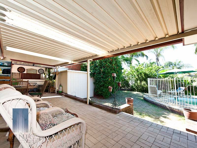 43 Glyndebourne Avenue, Thornlie WA 6108