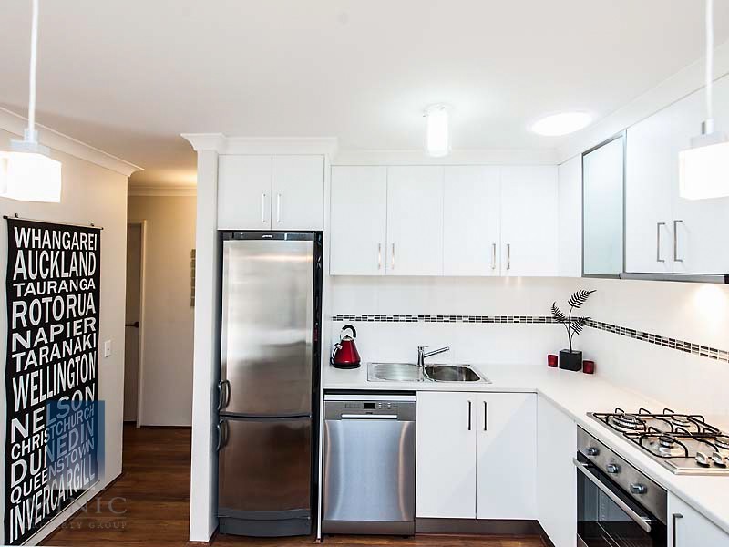 6/1 Dewey Street, Shelley WA 6148