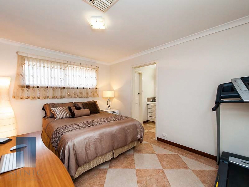 79 Alderley Square, Wilson WA 6107