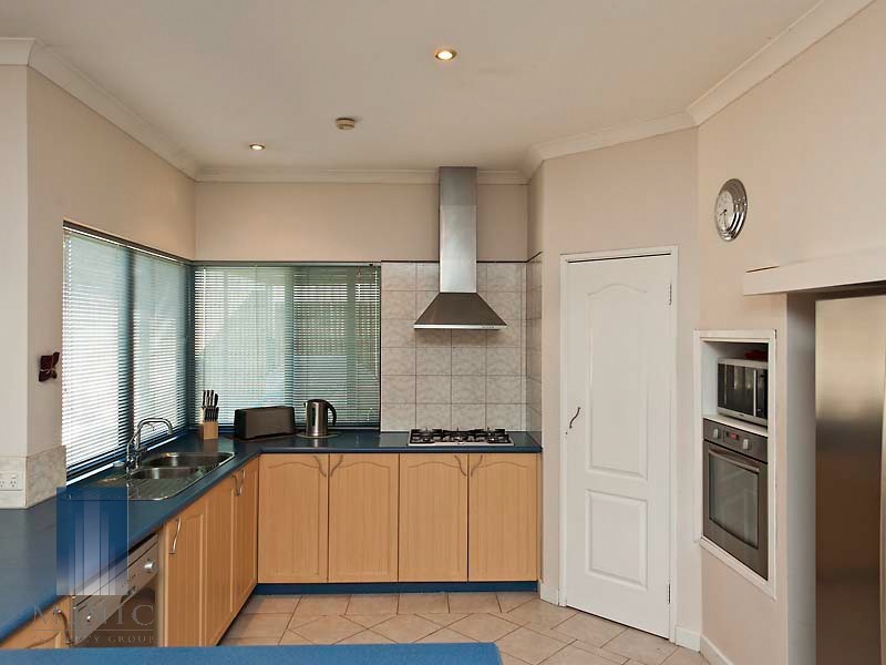 5 Harwood Rise, Leeming WA 6149