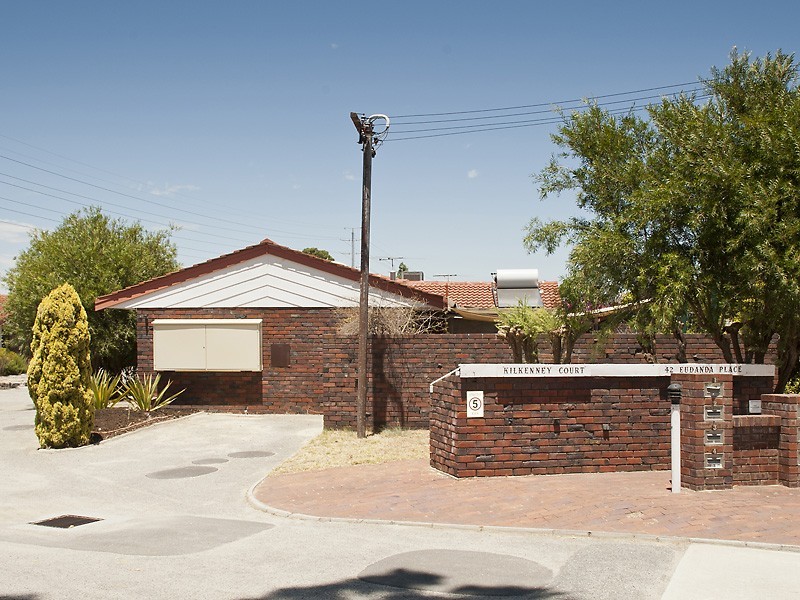 7/42 Eudanda Place, Cannington WA 6107