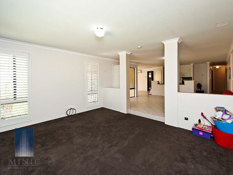 16 Swanson Way, Secret Harbour WA 6173