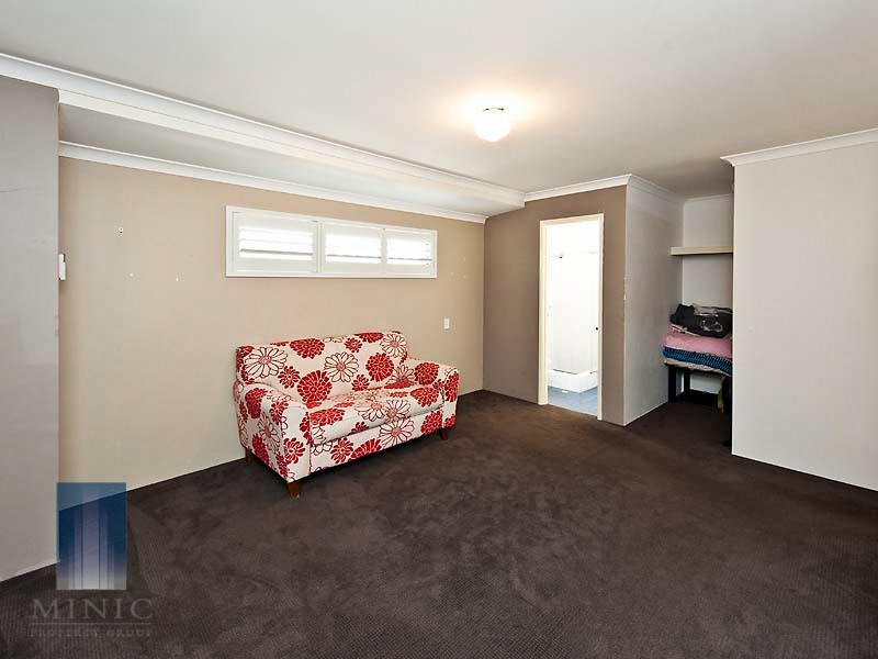 16 Swanson Way, Secret Harbour WA 6173