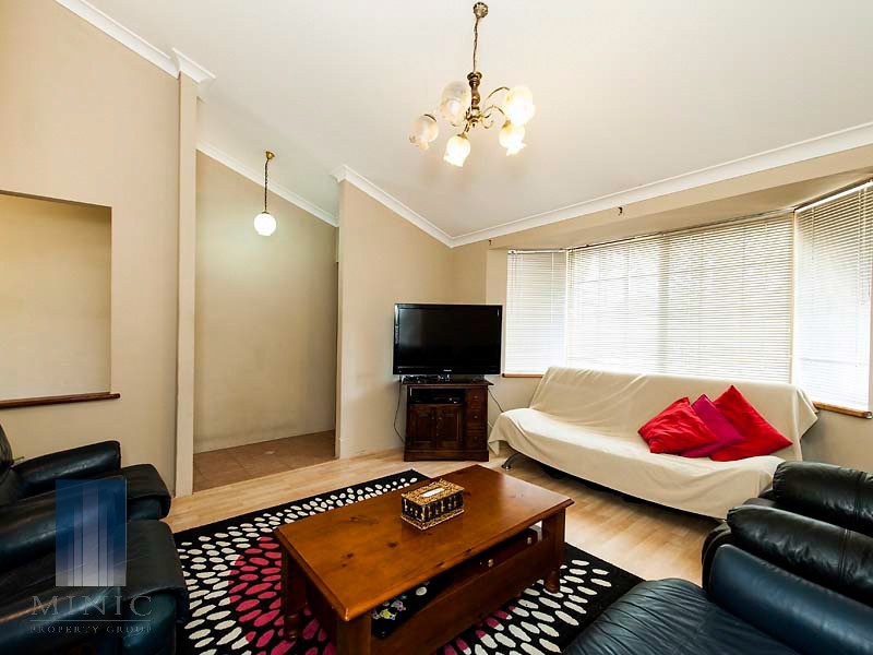 9 Hybanthus Road, Riverton WA 6148