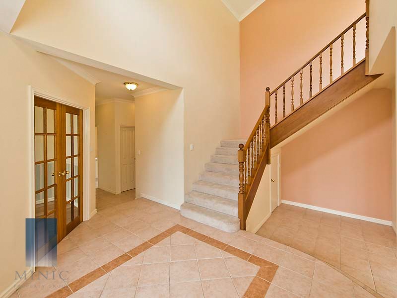 24 Irian Grove, Riverton WA 6148