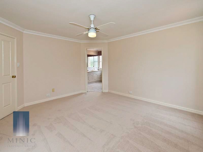 24 Irian Grove, Riverton WA 6148