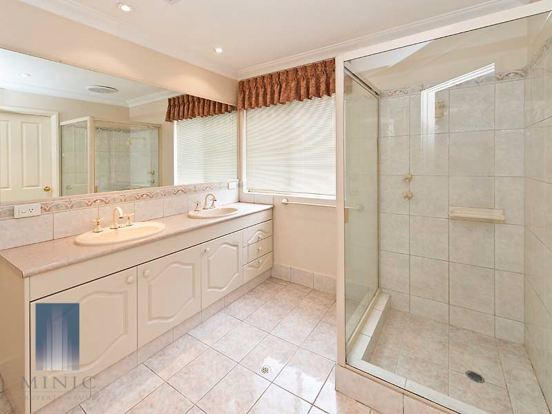 24 Irian Grove, Riverton WA 6148