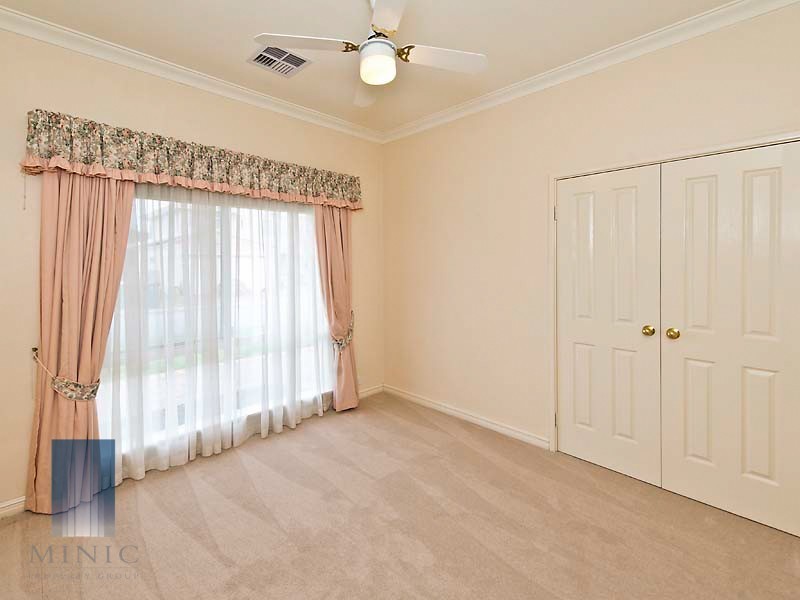 24 Irian Grove, Riverton WA 6148