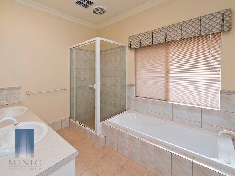 24 Irian Grove, Riverton WA 6148