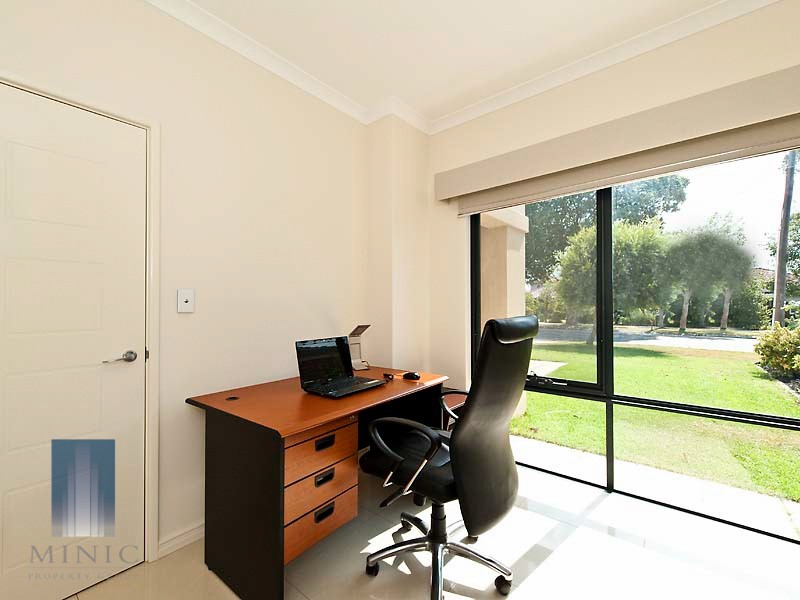 54 Marjorie Avenue, Riverton WA 6148