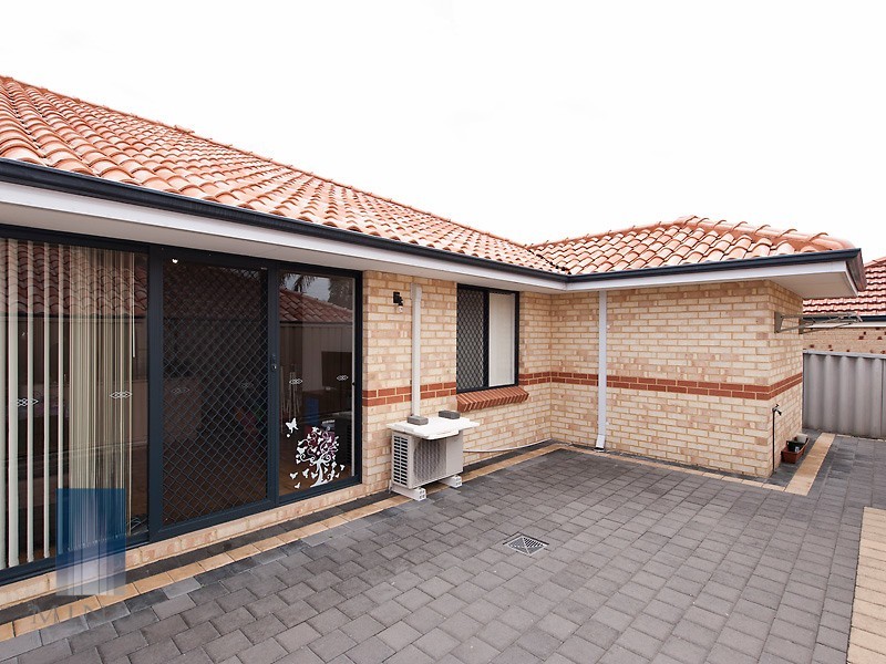 1/163 Hamilton Street, Queens Park WA 6107