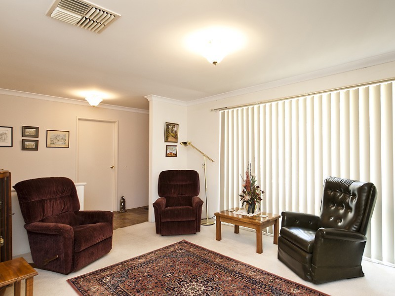 19 Old Lake Grove, Wilson WA 6107