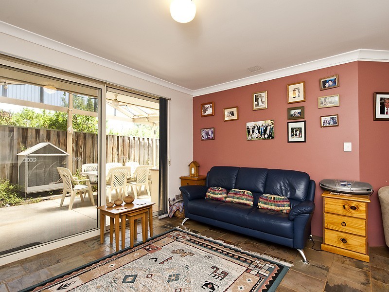 19 Old Lake Grove, Wilson WA 6107