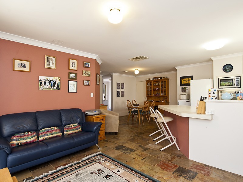 19 Old Lake Grove, Wilson WA 6107