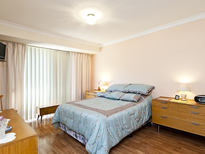 19 Old Lake Grove, Wilson WA 6107