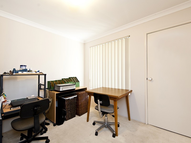 19 Old Lake Grove, Wilson WA 6107